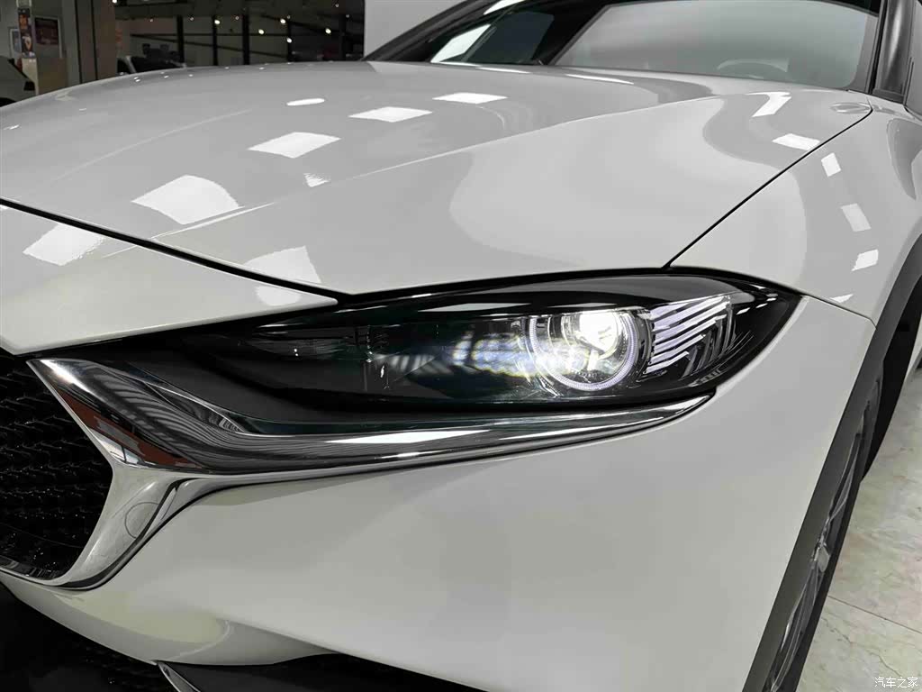 Mazda CX-4, 2023 16