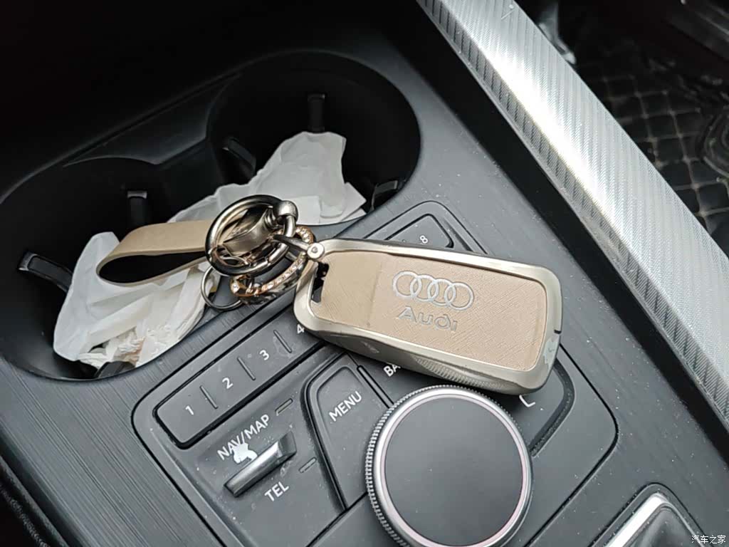 Audi A4L, 2018 9