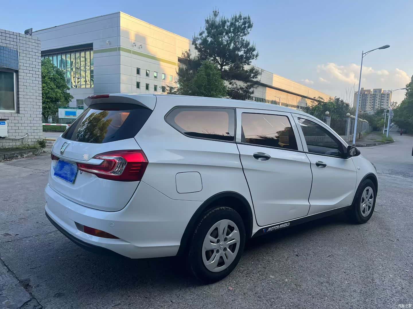 Wuling 310W, 2018 3
