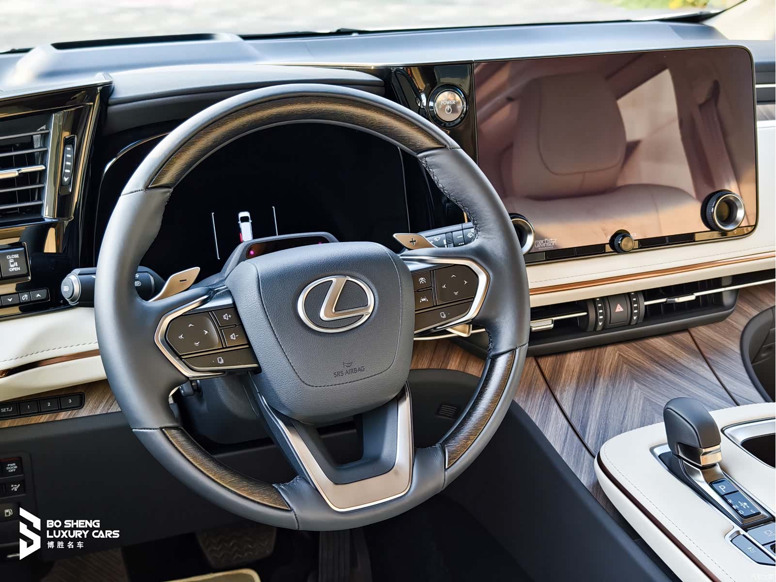 Lexus LM, 2025 30