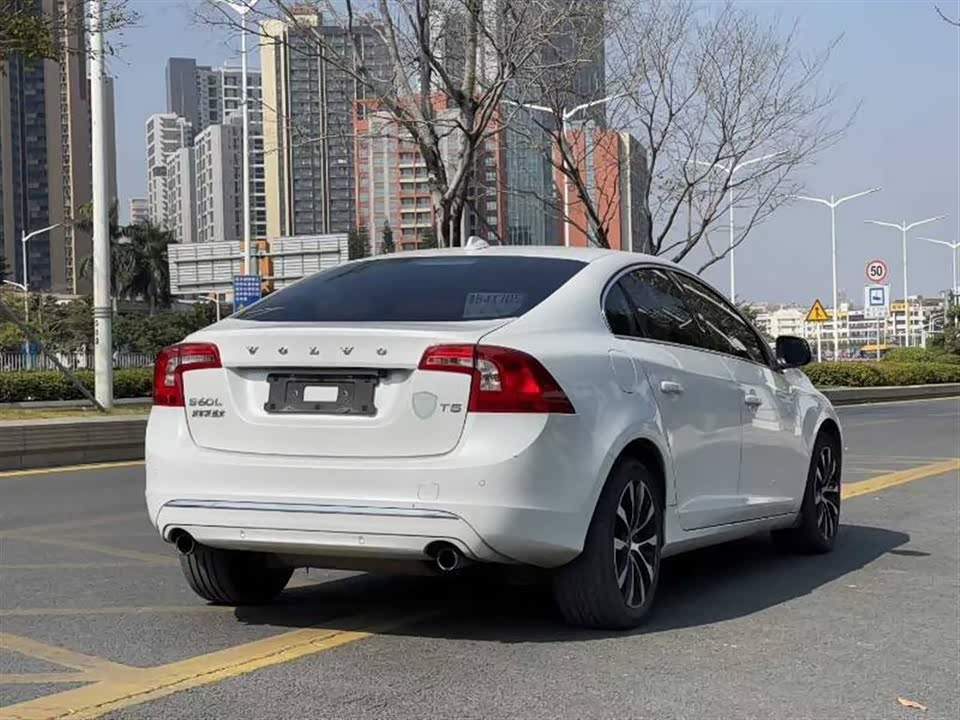 Volvo S60
