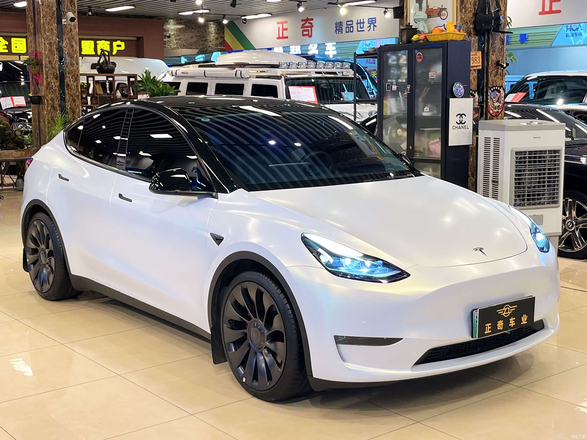 Tesla Model Y, 2023 1