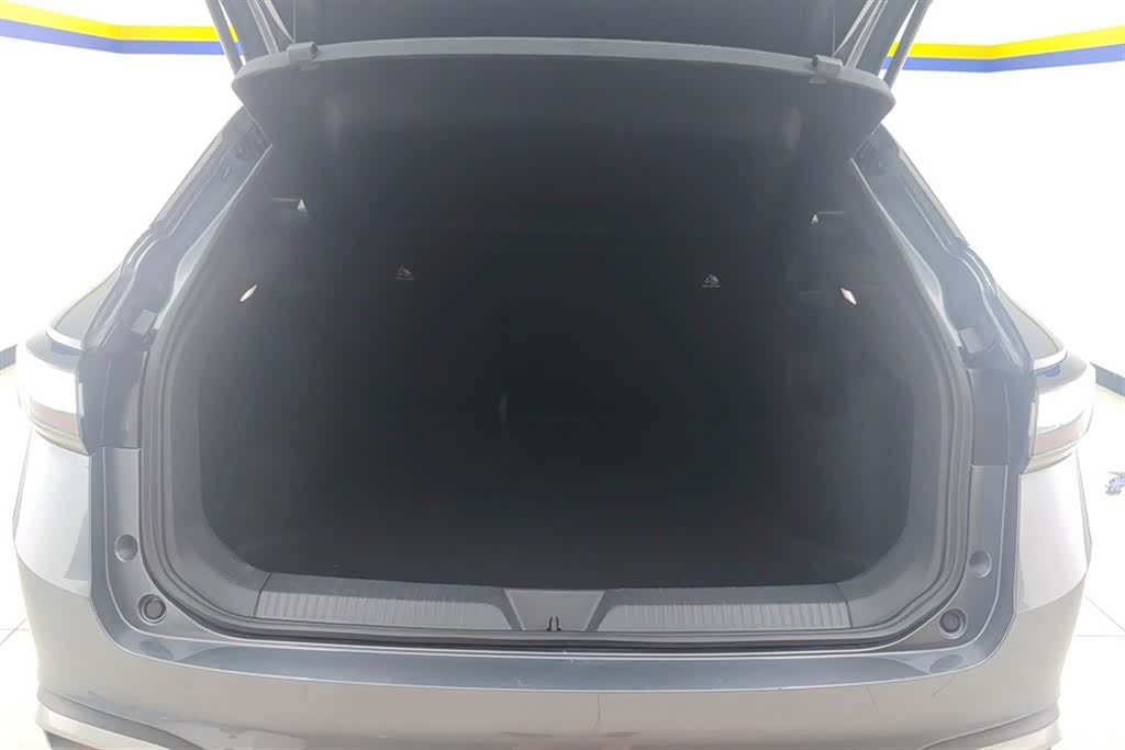 Volkswagen ID.4, 2025 4