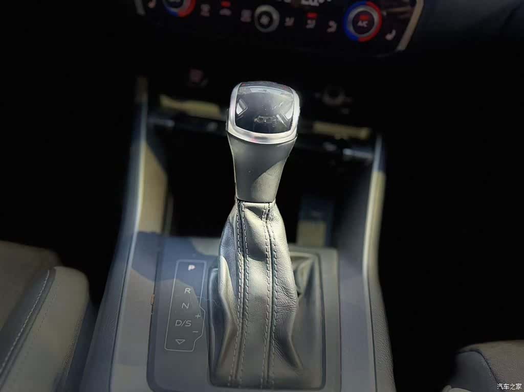 Audi Q3, 2020 16