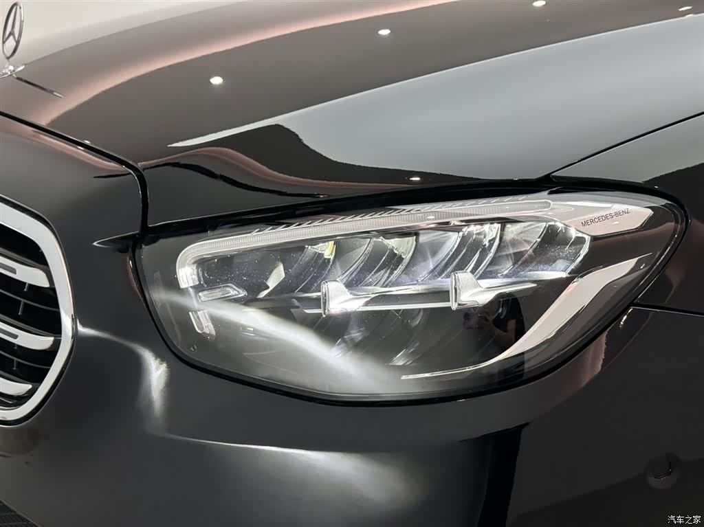 Mercedes-Benz E-Class, 2023 19