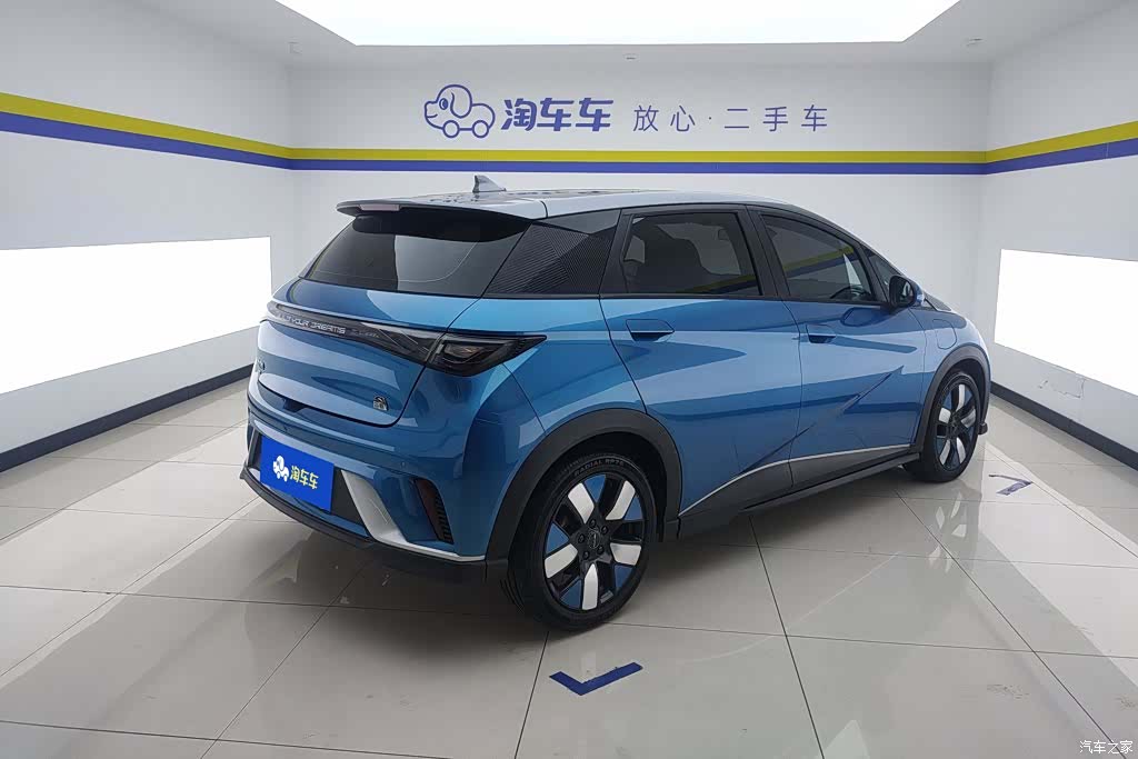 BYD Dolphin, 2022 3