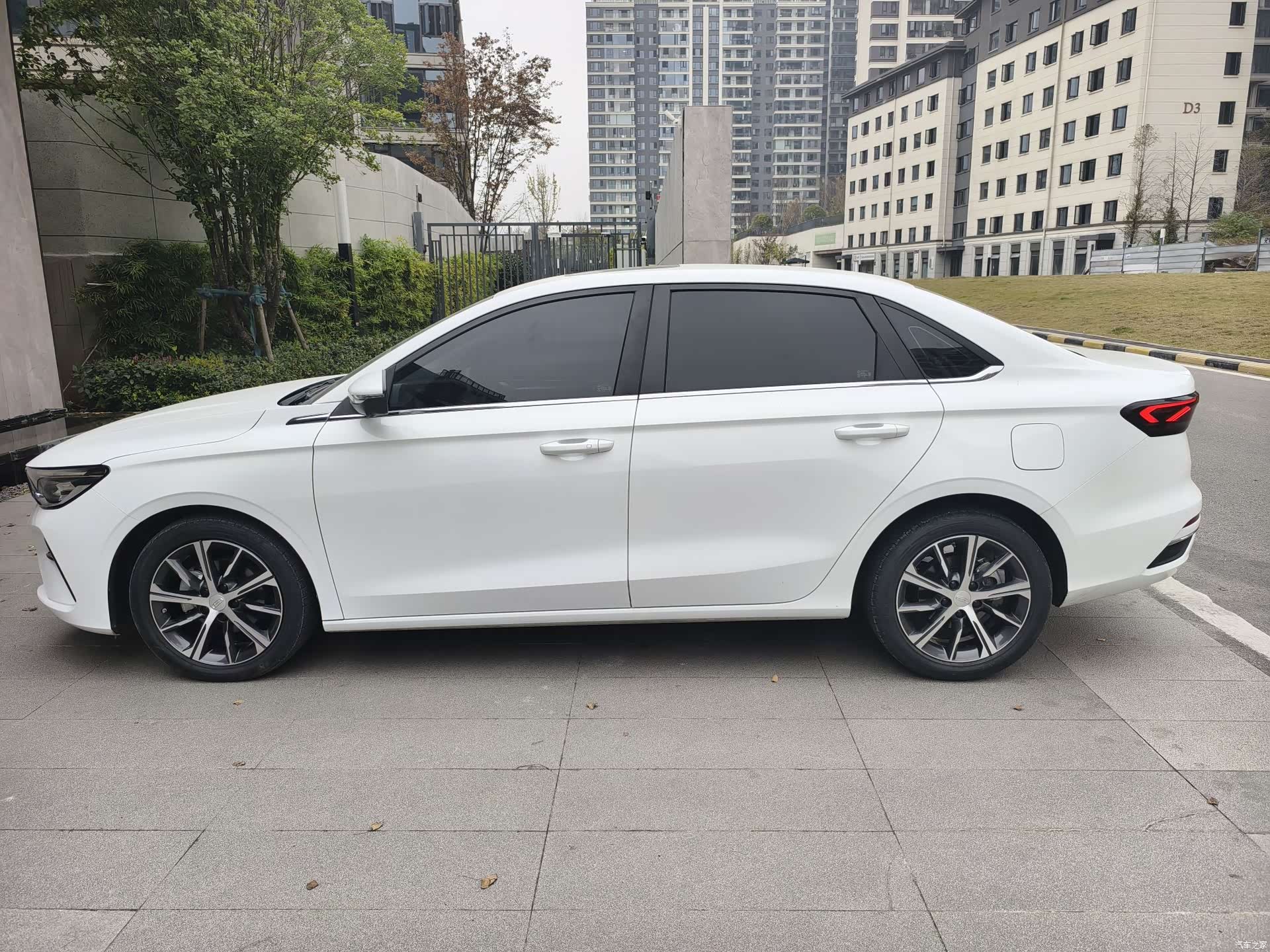 Geely Emgrand, 2022 8