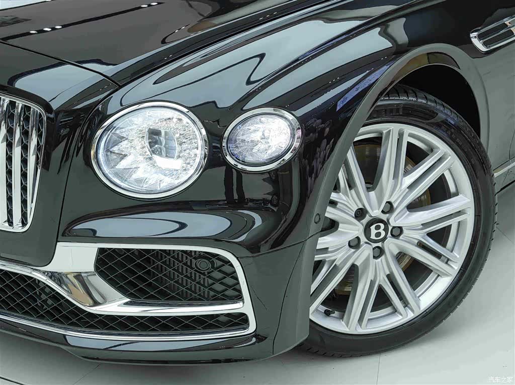 Bentley Flying Spur, 2024 21