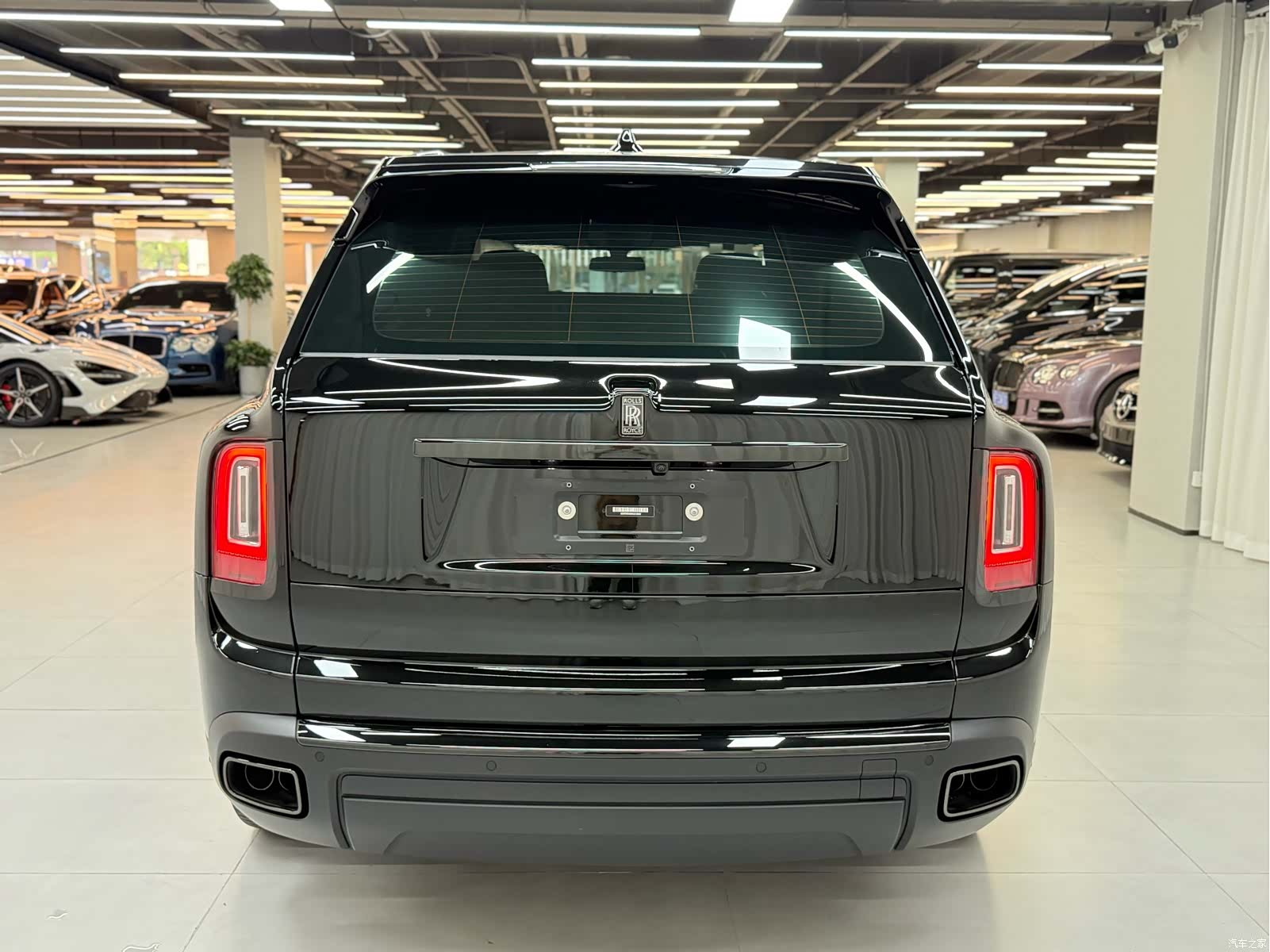 Rolls-Royce Cullinan, 2022 6