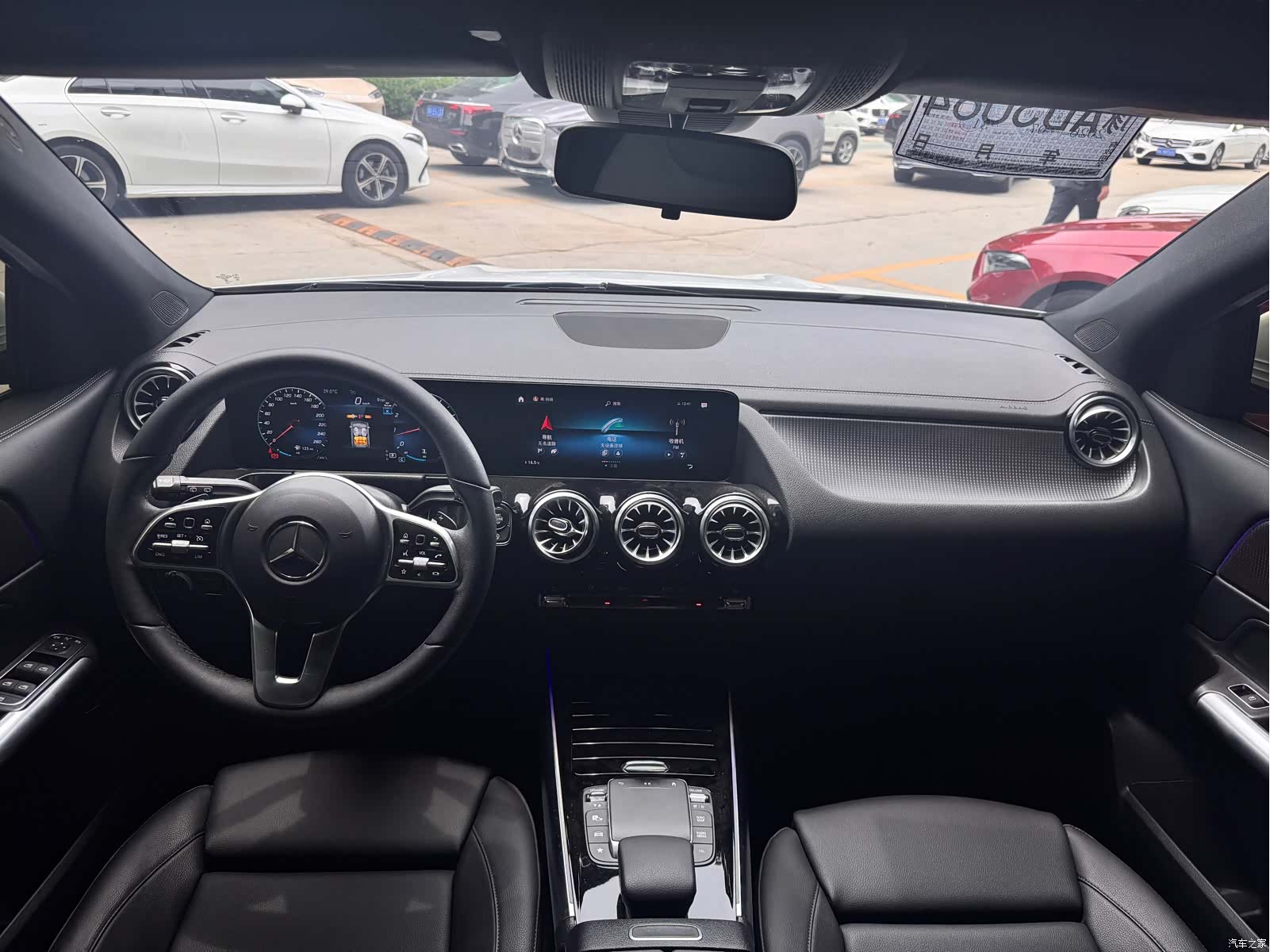Mercedes-Benz GLA, 2023 12