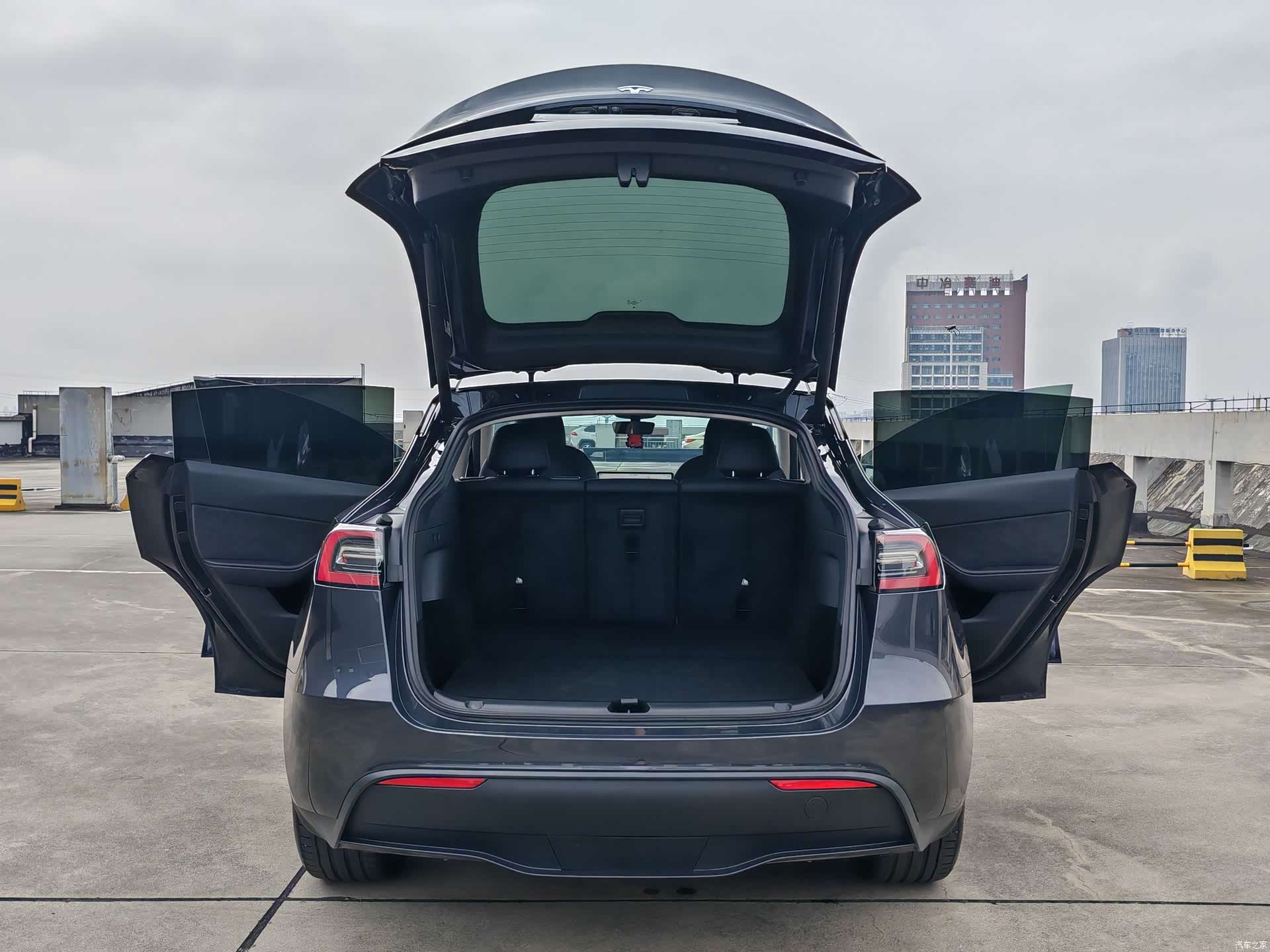 Tesla Model Y, 2024 15