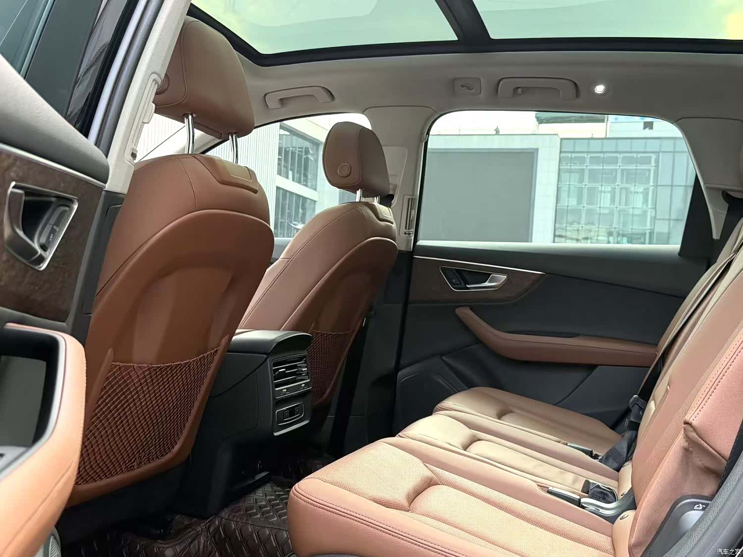Audi Q7, 2023 11