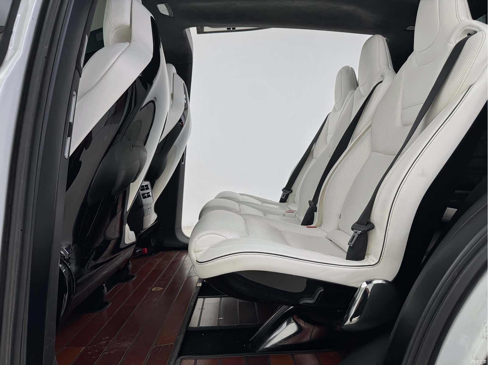 Tesla Model X, 2016 8