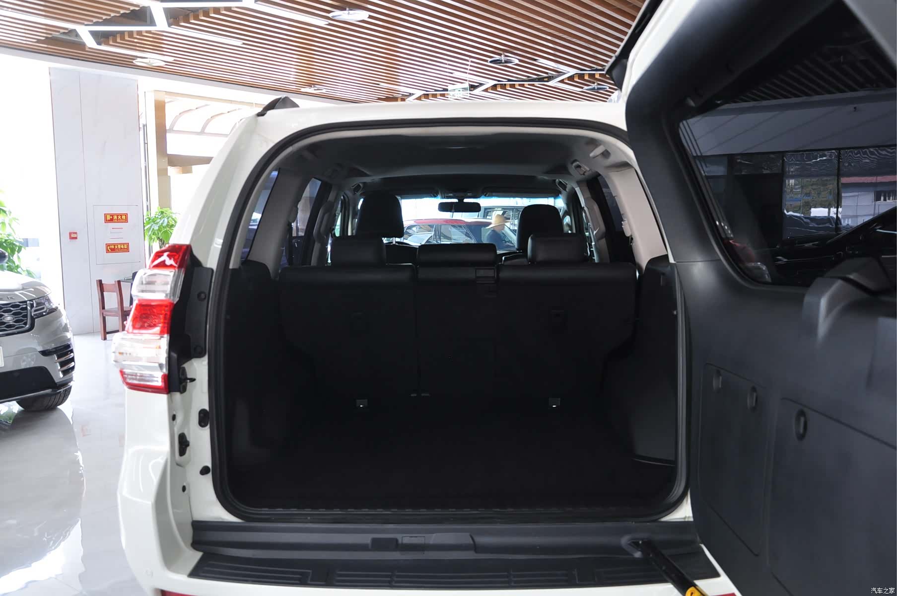 Toyota Prado, 2015 12