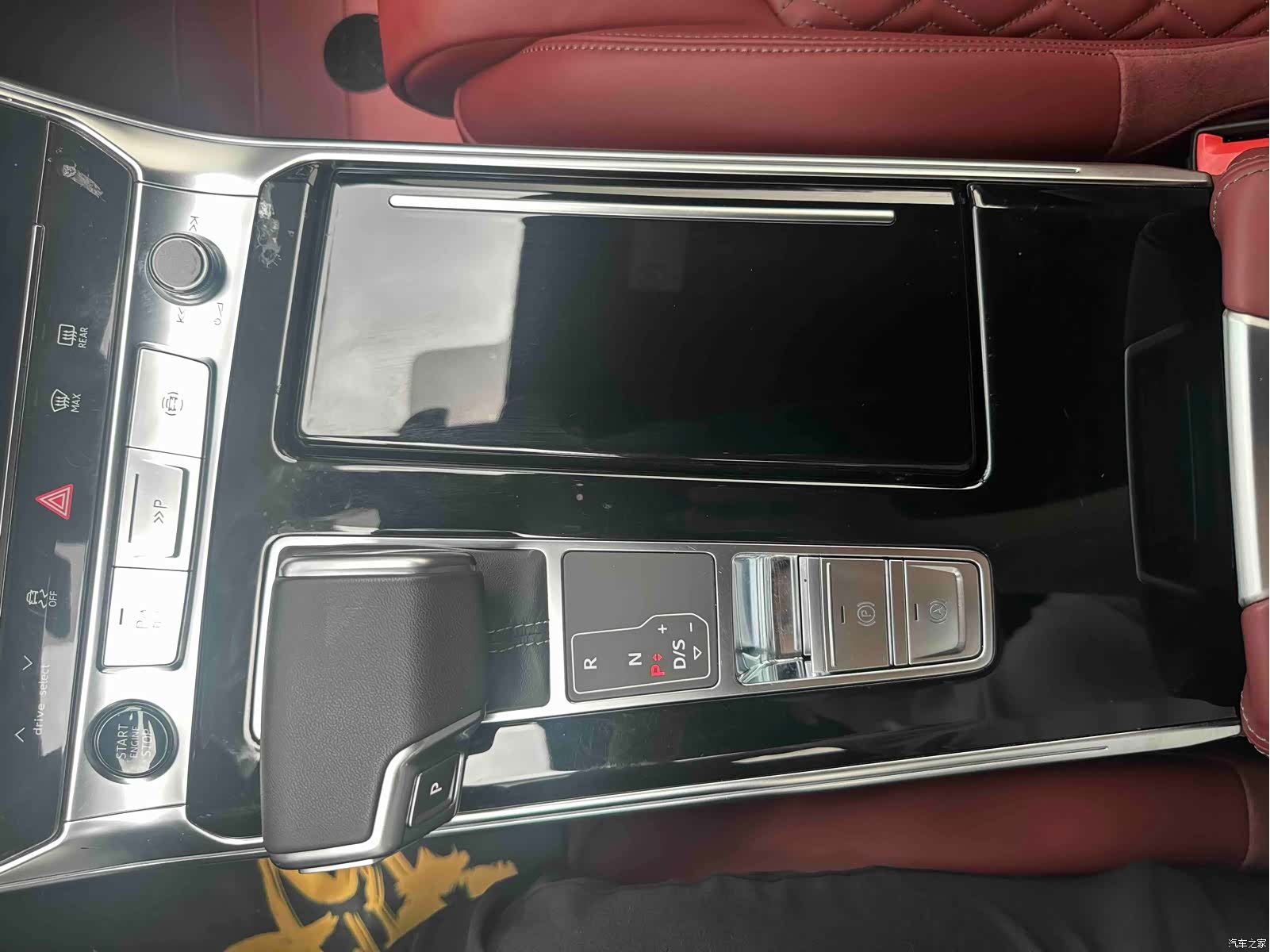 Audi A7L, 2024 16