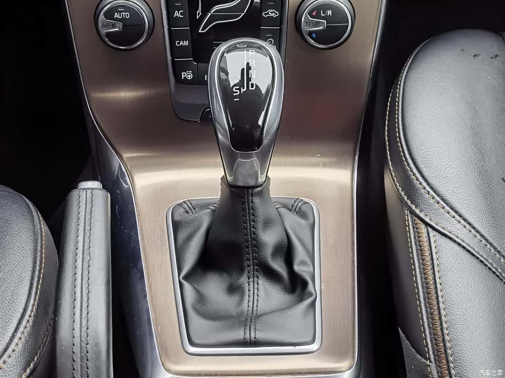 Volvo V40, 2014 13
