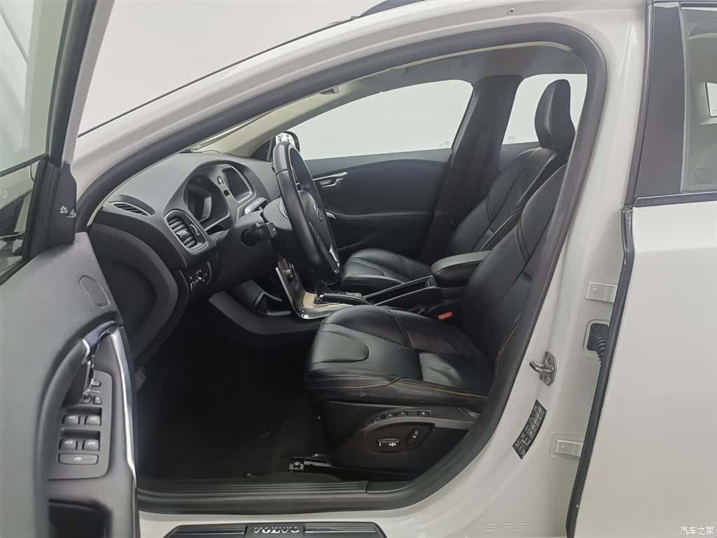 Volvo V40, 2014 10