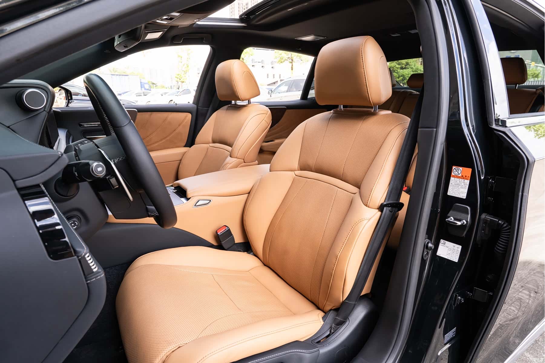 Lexus LS, 2023 11