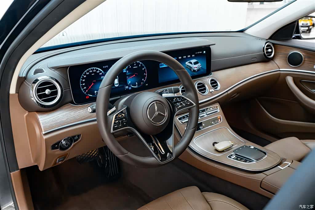 Mercedes-Benz E-Class, 2024 23