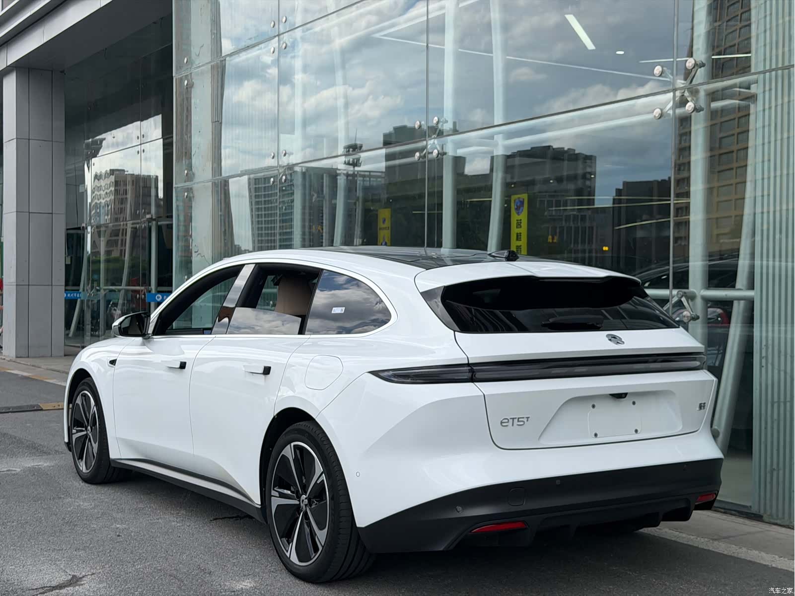 NIO ET5, 2024 11