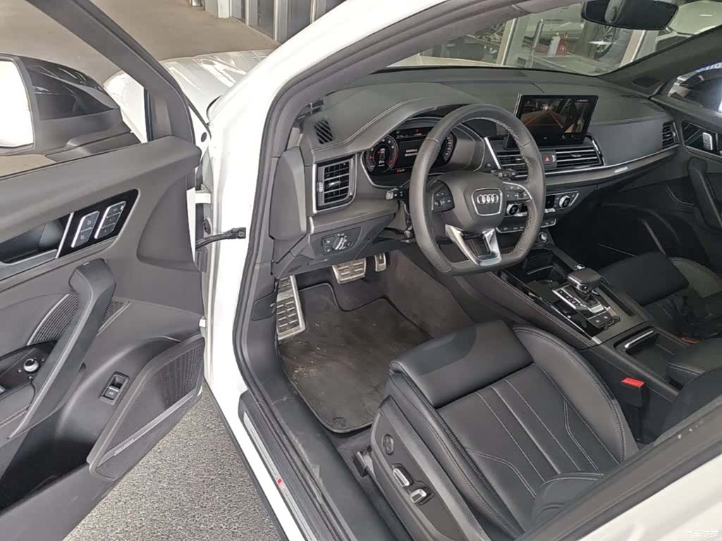 Audi Q5L, 2025 23