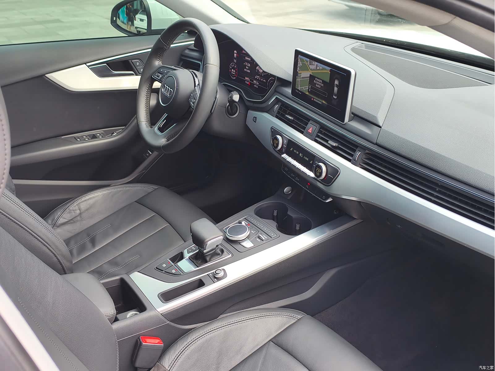 Audi A4L, 2018 17