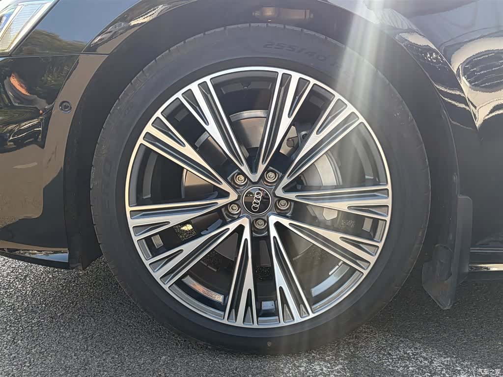 Audi A6L, 2025 12