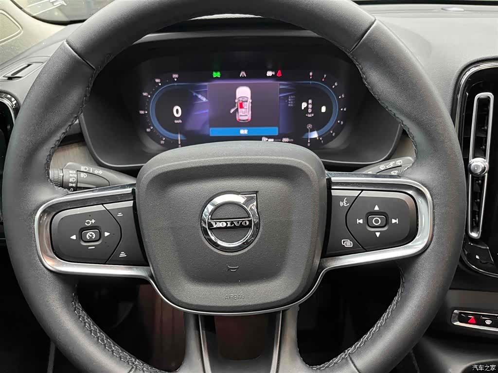 Volvo XC40, 2023 3