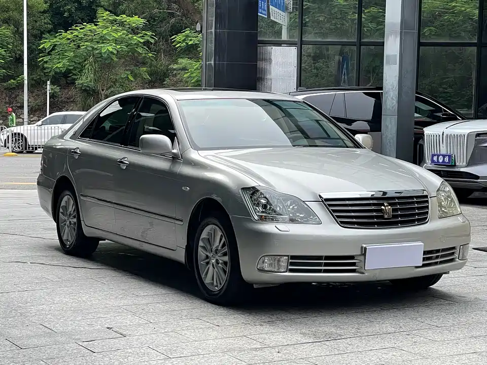 Toyota crown