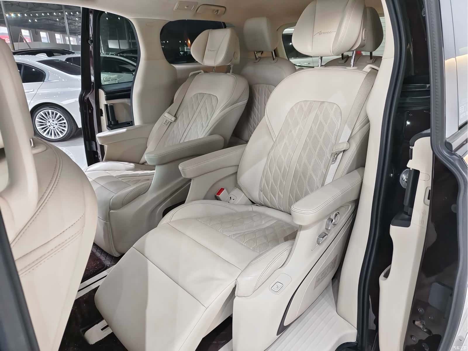 Buick GL8, 2020 10