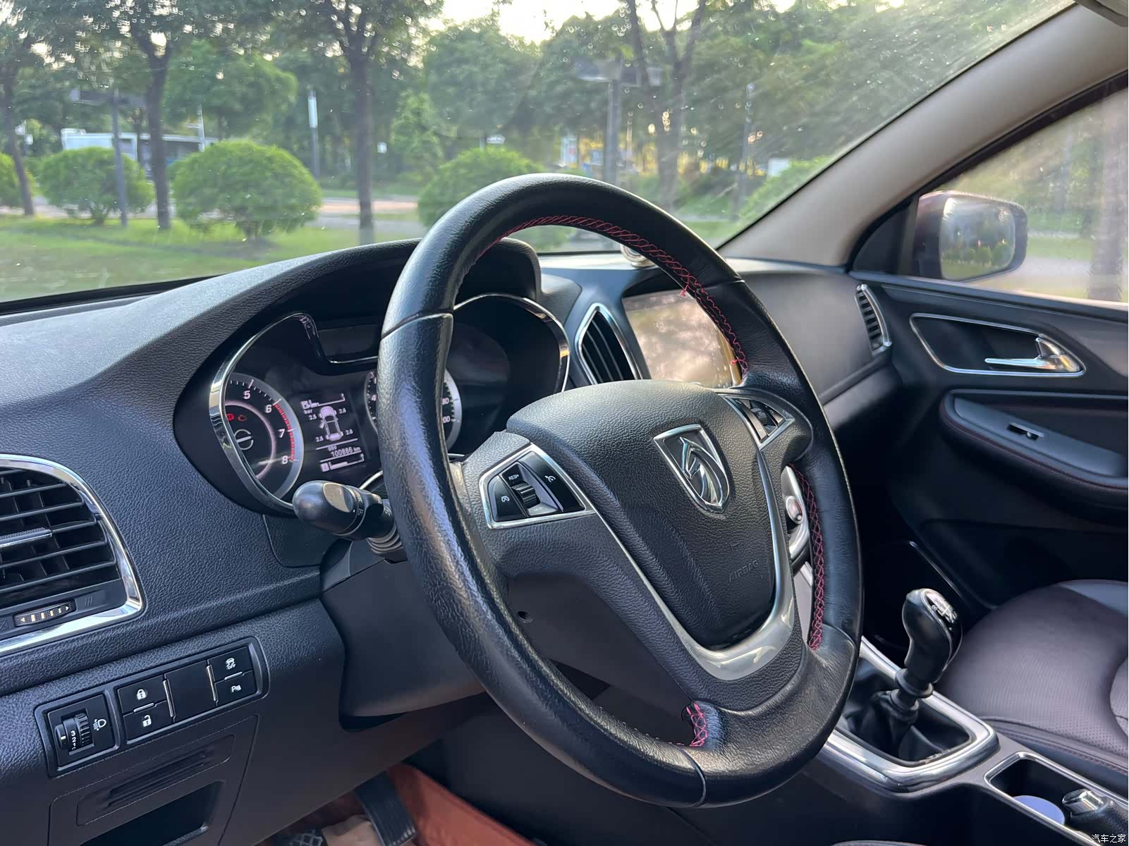 Wuling 560, 2016 17