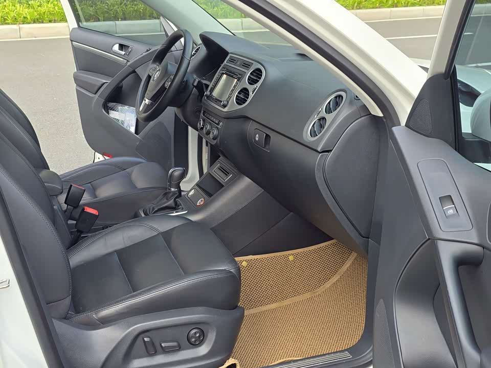 Volkswagen Tiguan Volkswagen Tiguan