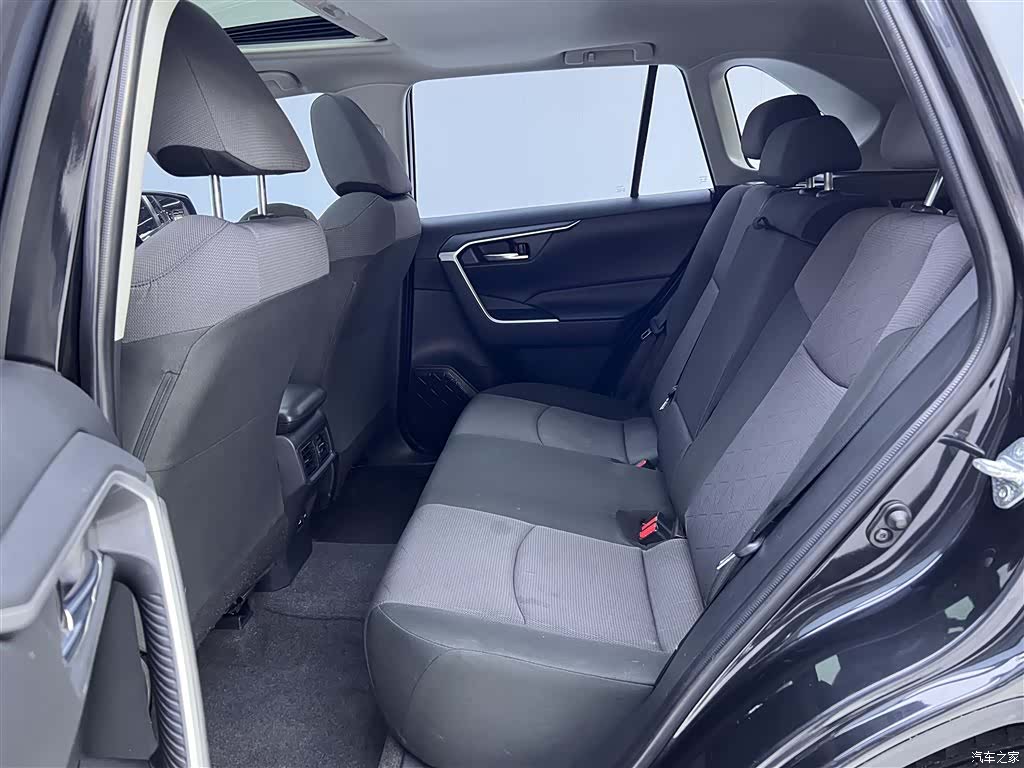 Toyota RAV4, 2022 16