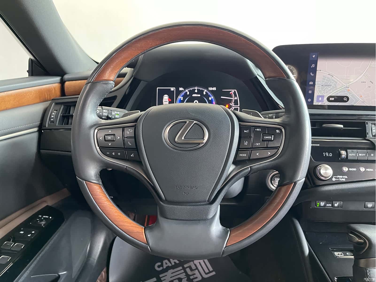 Lexus ES, 2023 28