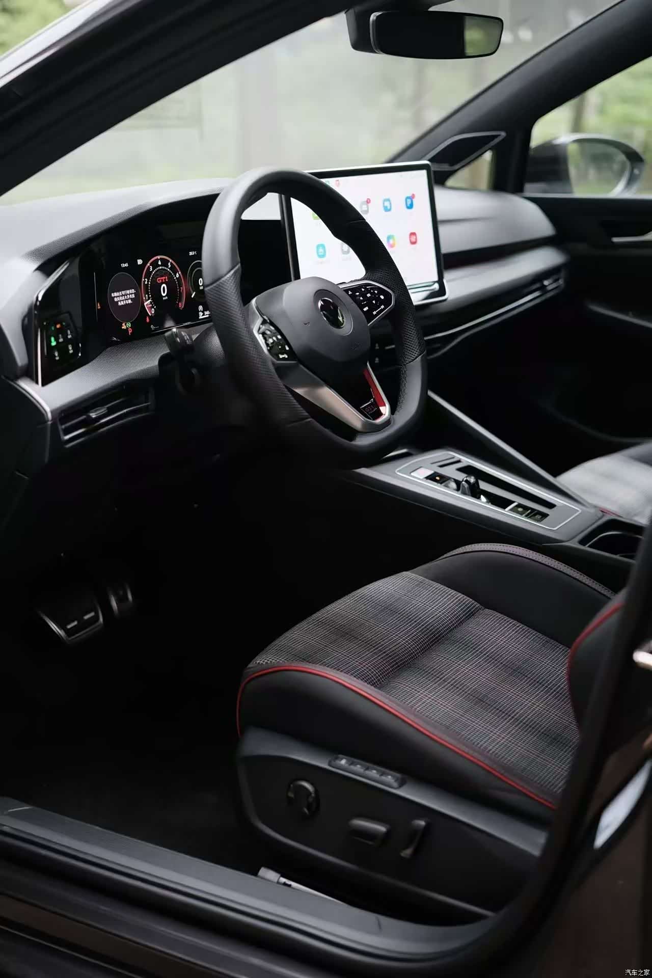 Volkswagen Golf, 2025 6