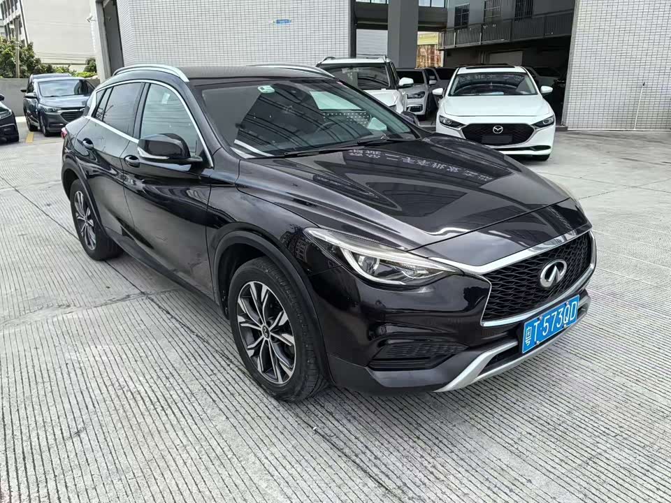 Infiniti QX30