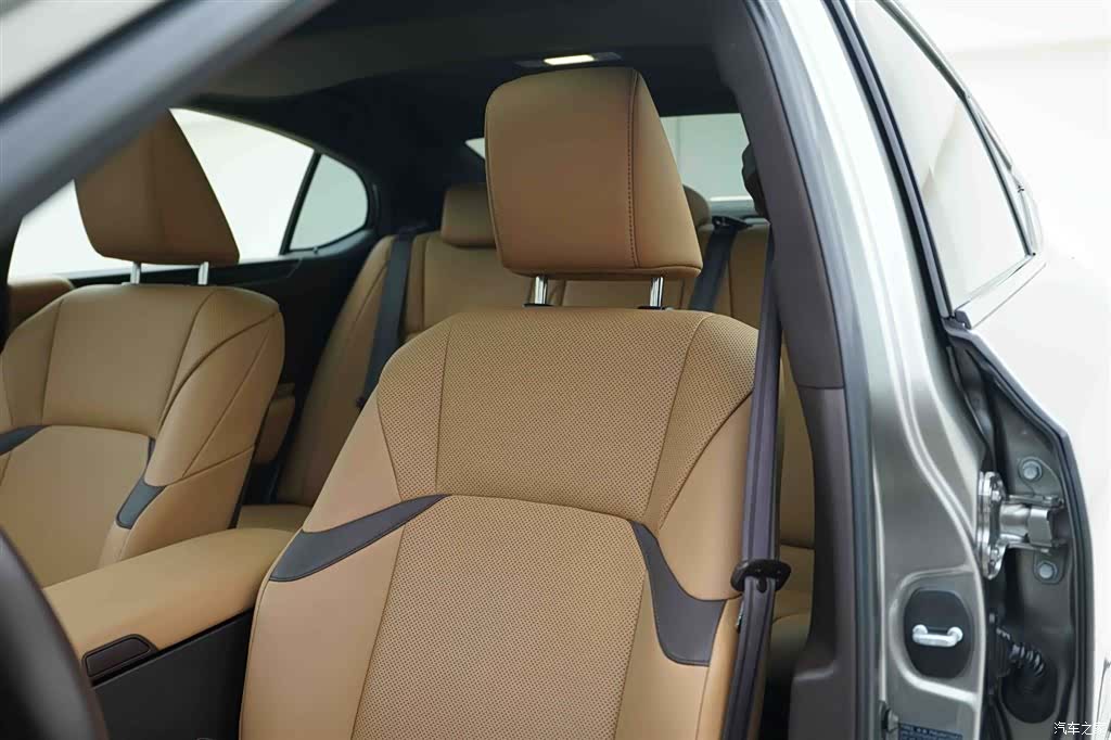 Lexus ES, 2021 14