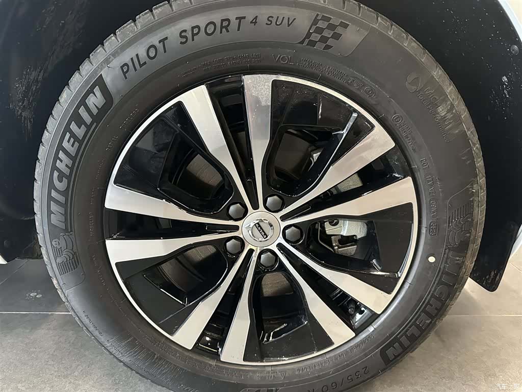 Volvo XC60, 2024 27