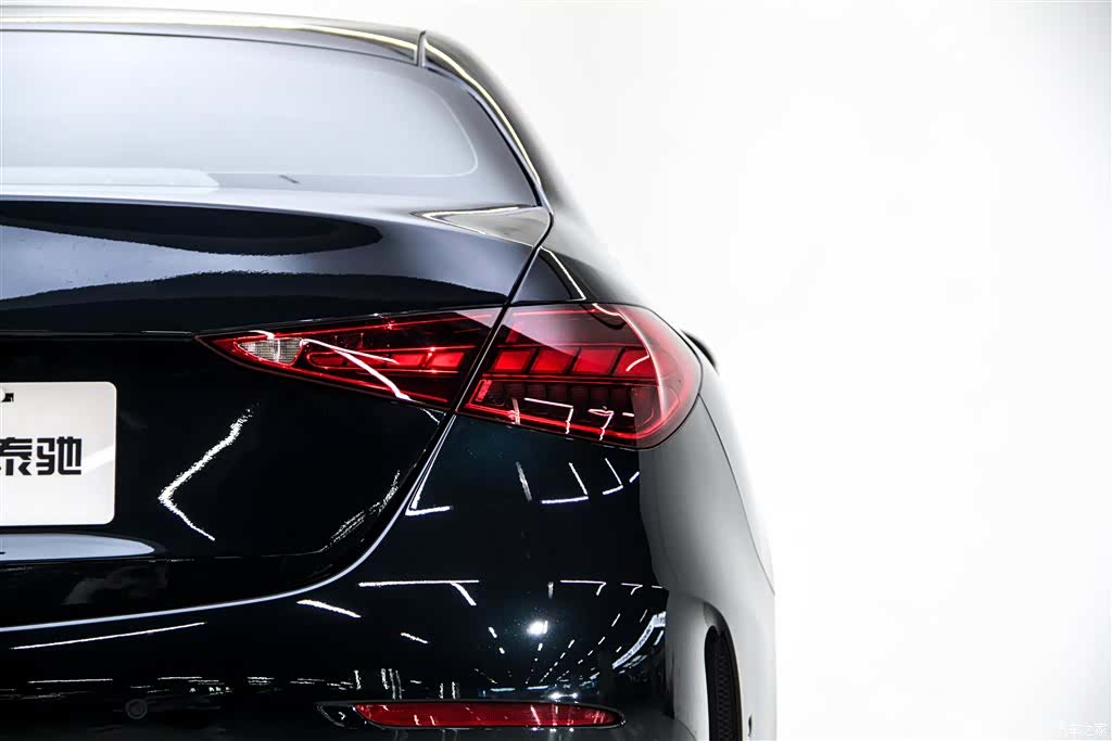 Mercedes-Benz C-Class, 2025 10