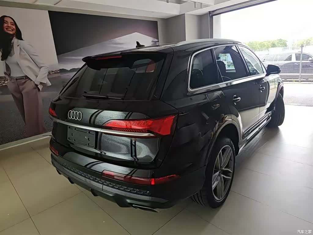 Audi Q7, 2025 2