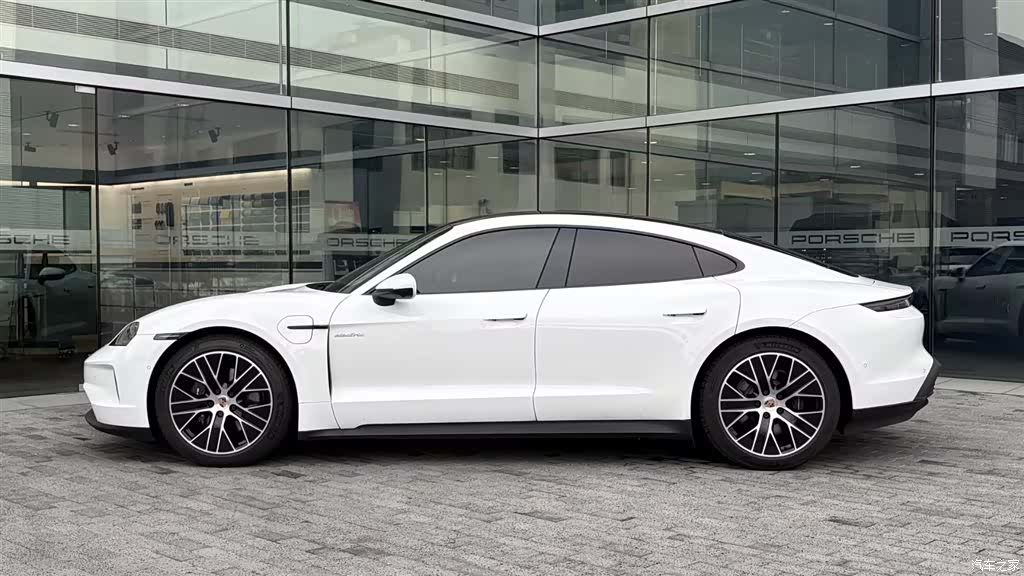 Porsche Taycan, 2025 3