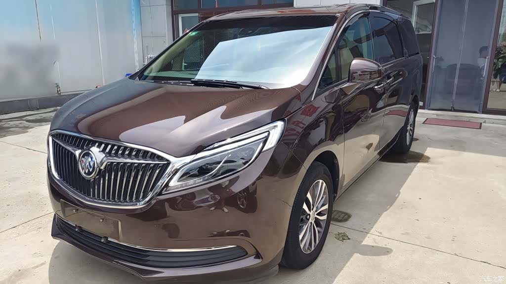 Buick GL8, 2017 1