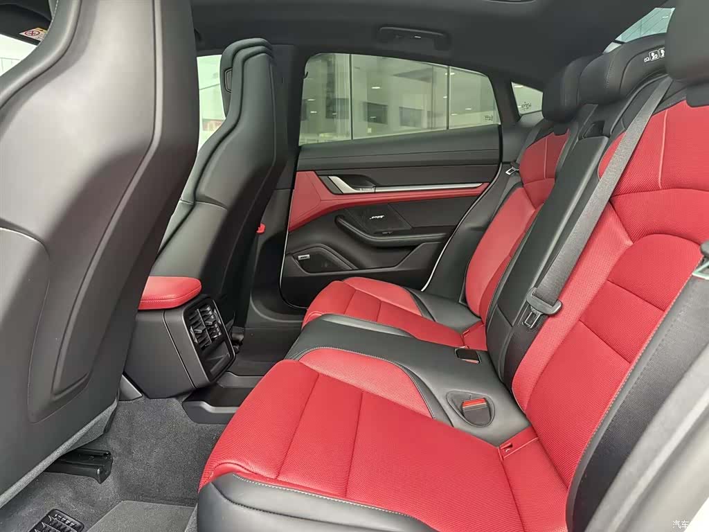 Porsche Taycan, 2025 19