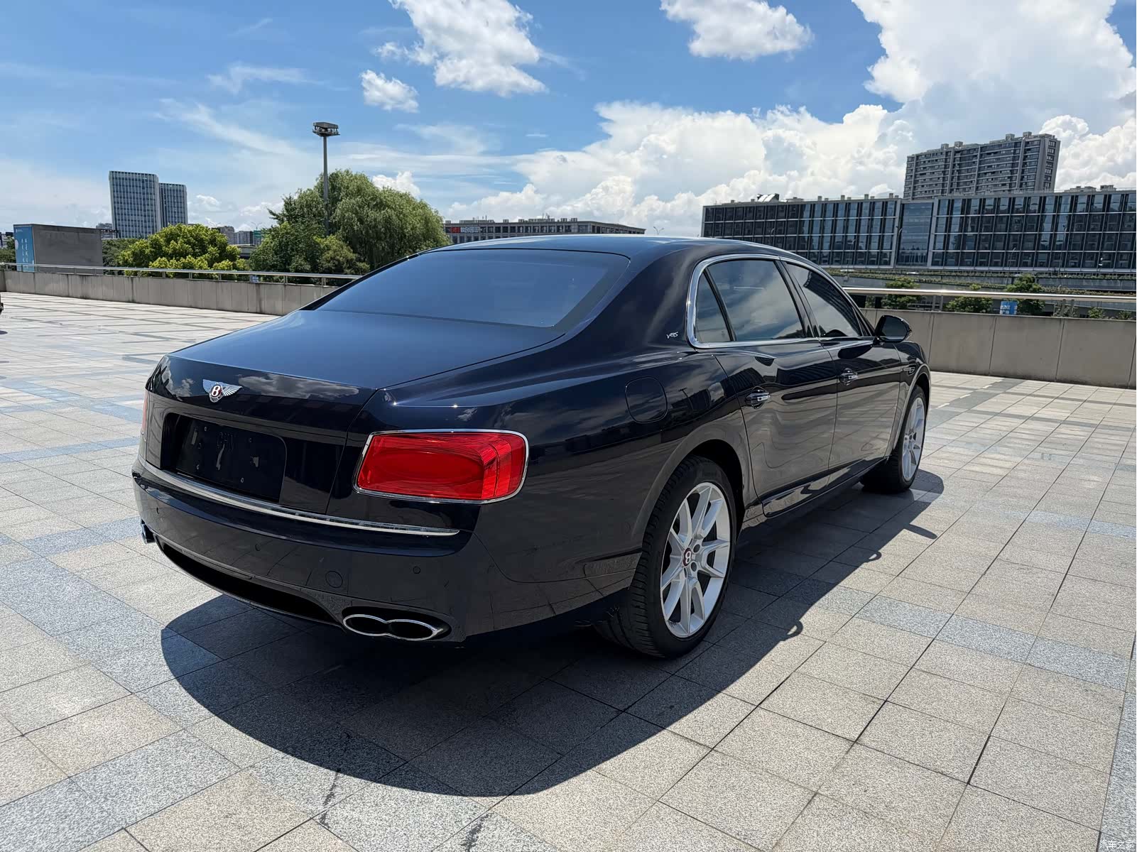 Bentley Flying Spur, 2018 6