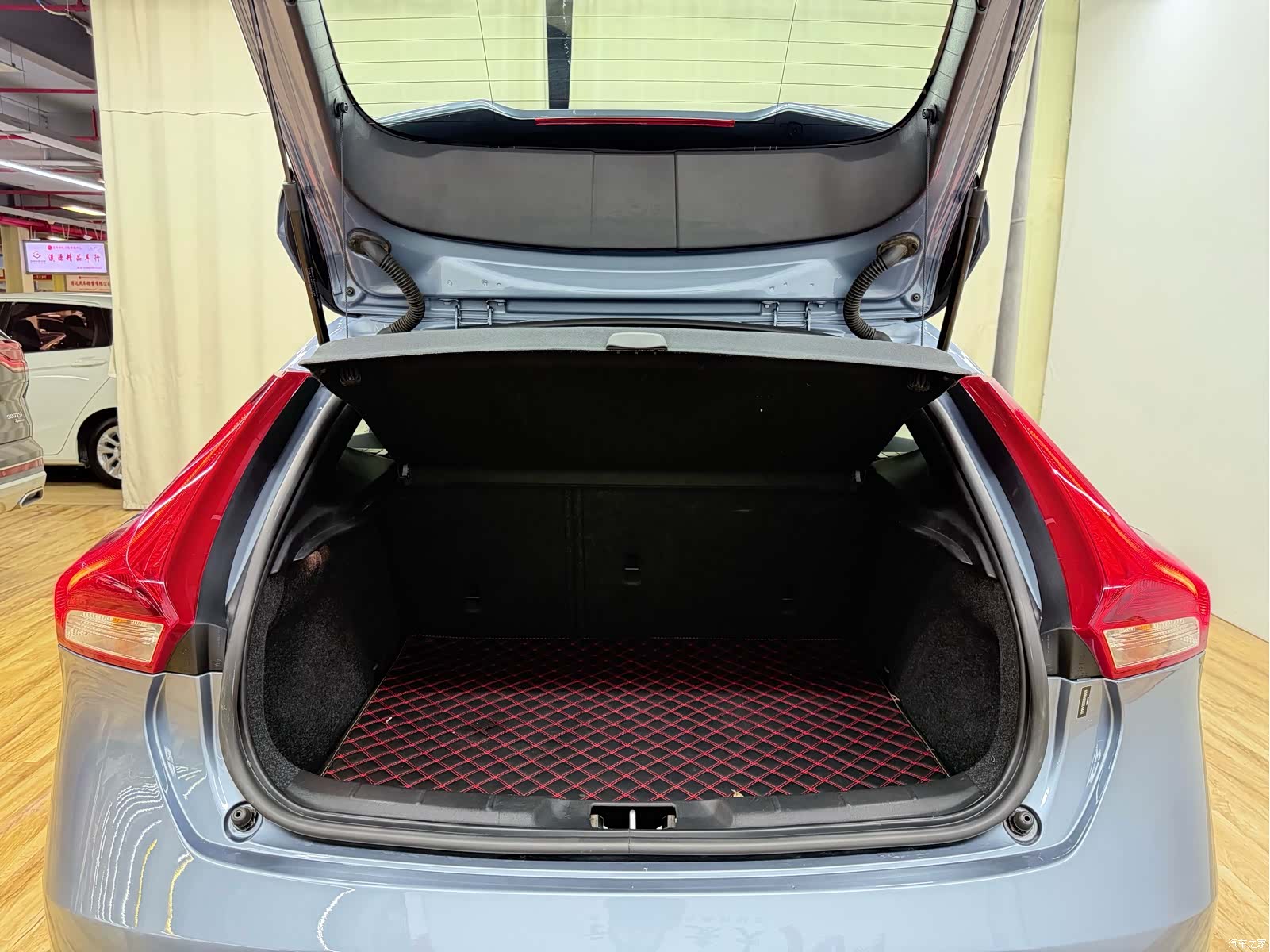 Volvo V40, 2018 21