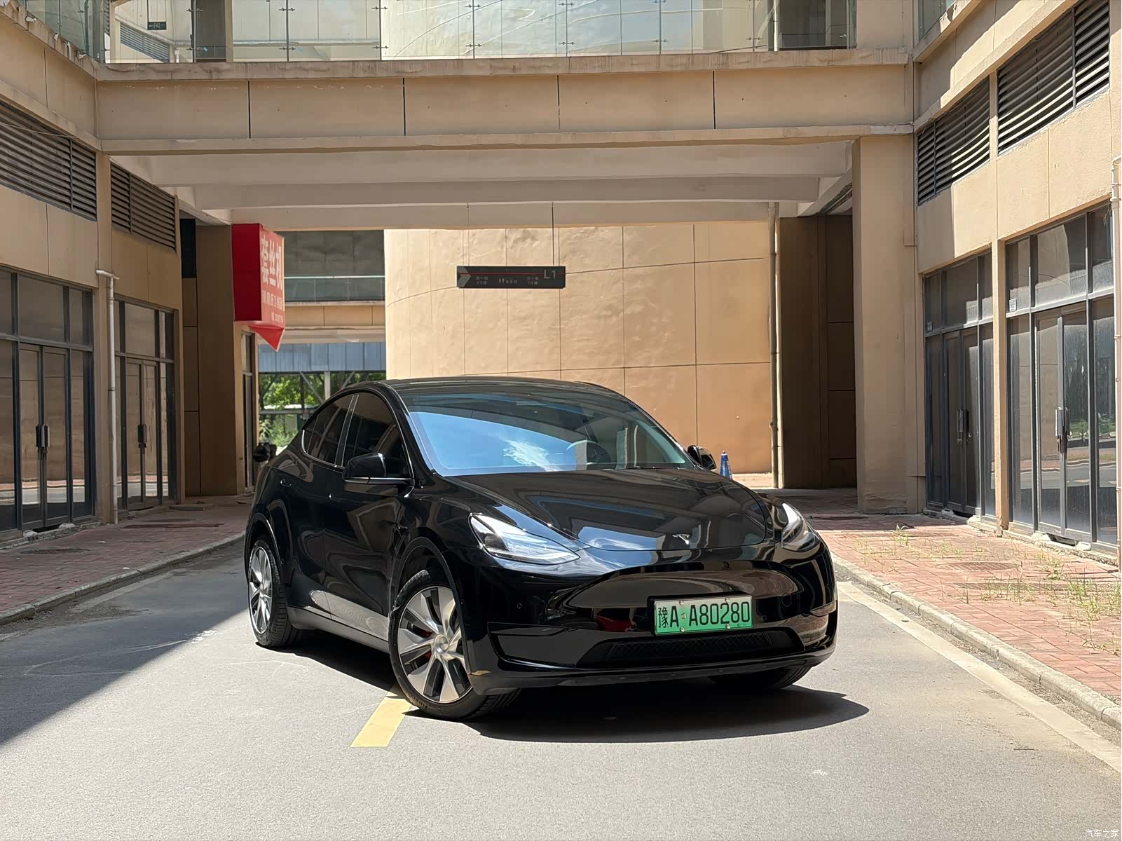 Tesla Model Y, 2023 3