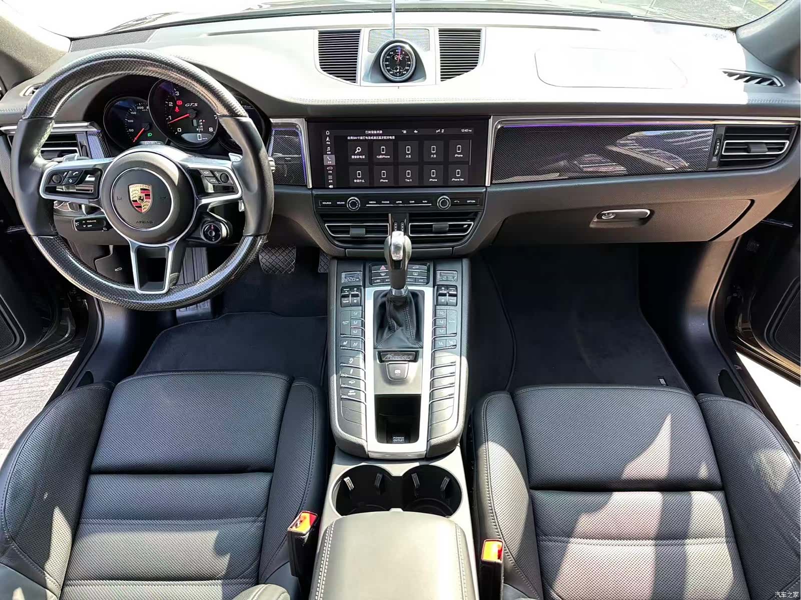 Porsche Macan, 2021 10