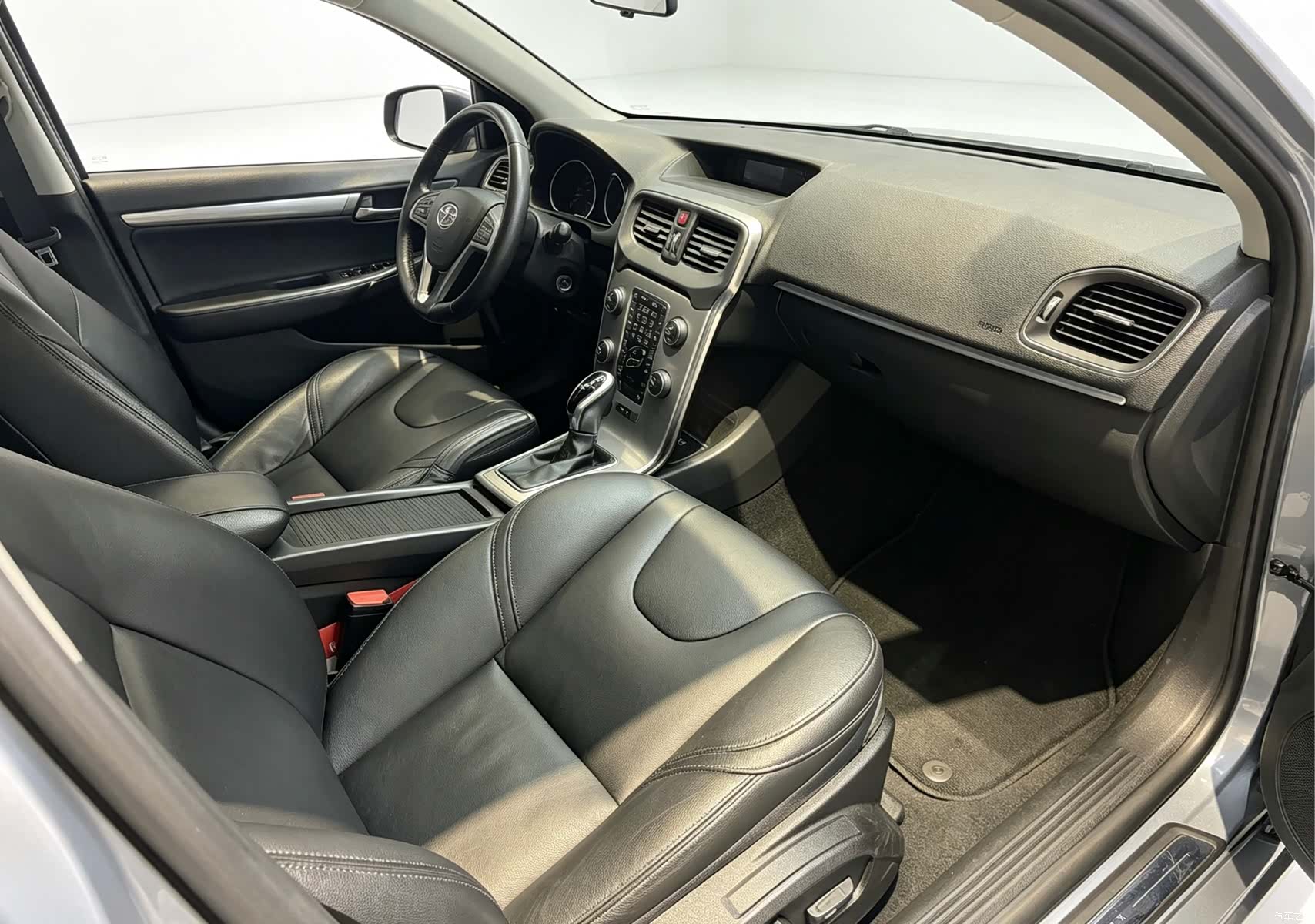Volvo V40, 2017 15
