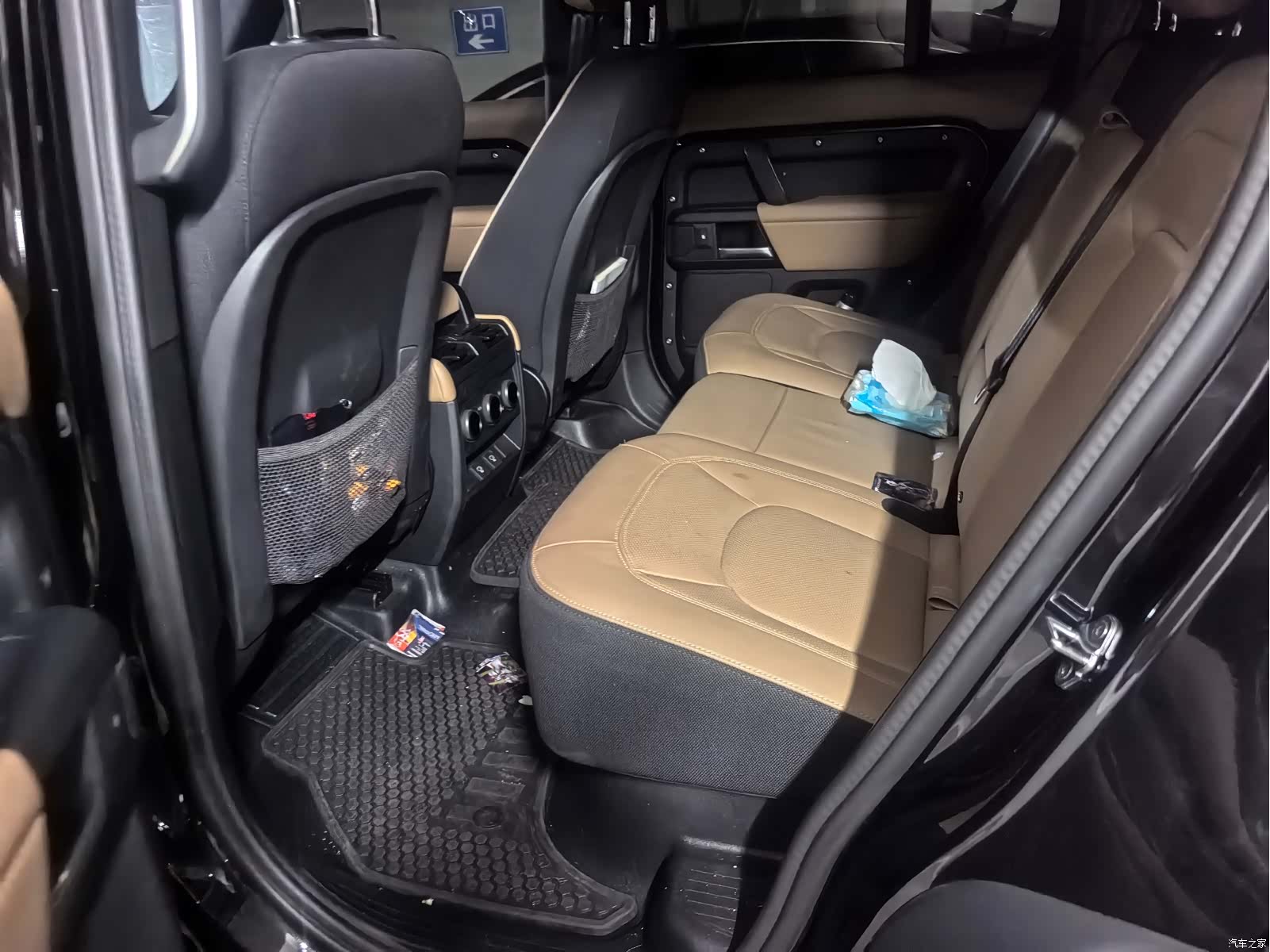 Land Rover Defender, 2025 4