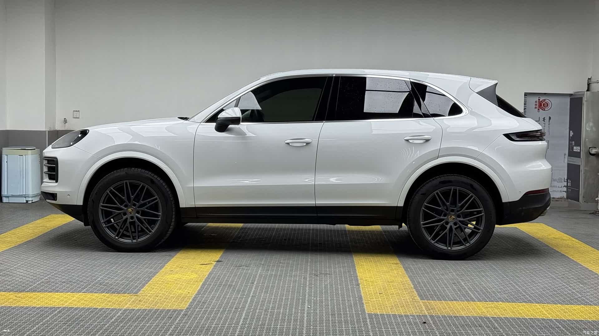Porsche Cayenne, 2024 все фото